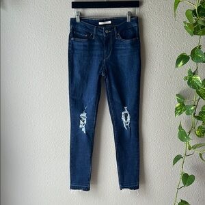 Levi’s 711 Skinny Jeans